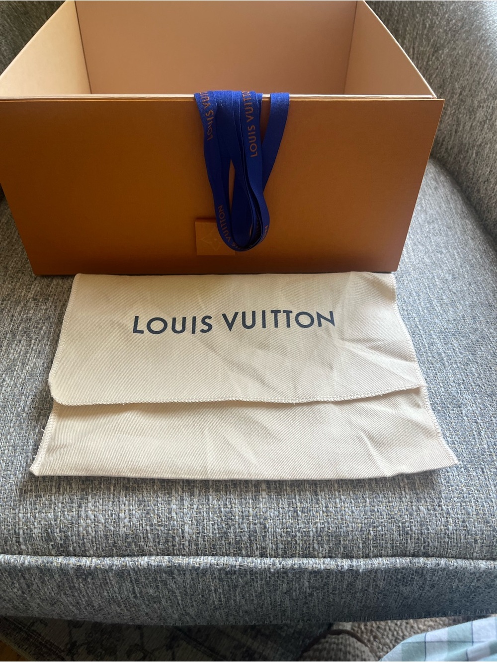 Louis Vuitton Orange Logo Gift Box - Picture 4 of 9